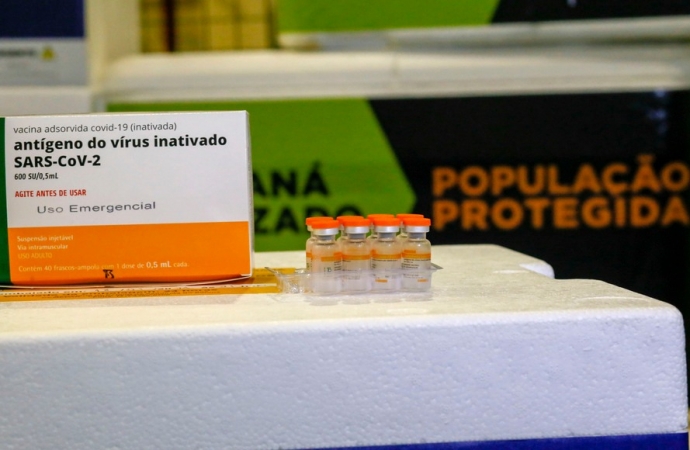 Paraná distribuiu 99,92% das vacinas recebidas pelo Ministério da Saúde