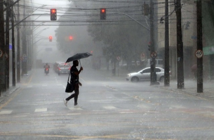 Paraná está sob alerta de tempestades com granizo e ventos de até 100 km/h