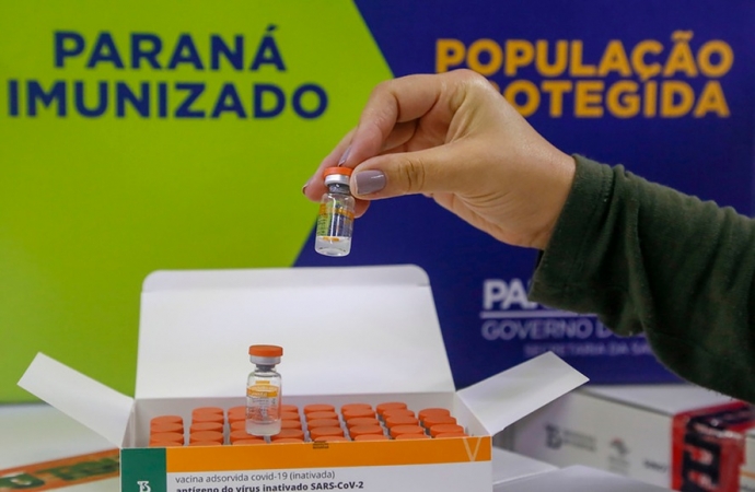 Paraná recebe mais 227,4 mil doses de vacina contra Covid-19 nesta sexta-feira (26)