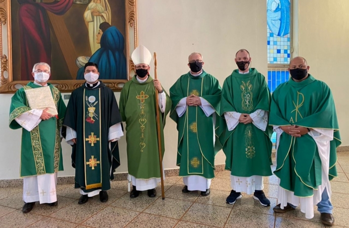 Paróquia de Medianeira recebe novo padre