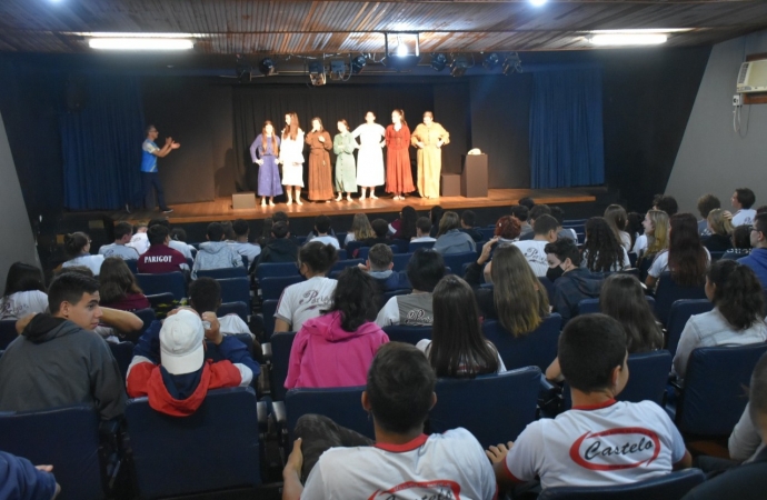 Peça ‘Mulheres’ é destaque na 11ª Mostra de Teatro de São Miguel do Iguaçu
