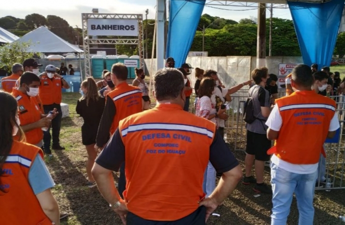 Pelo menos 15 pessoas foram encaminhadas à delegacia com exames falsos para entrar em show de Gustavo Lima em Foz