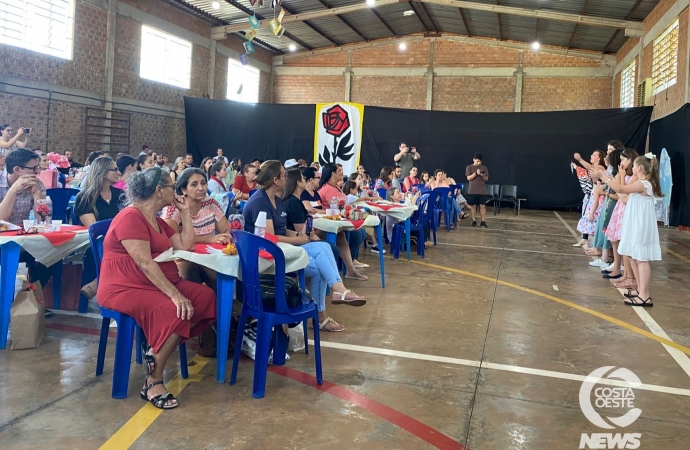 Pestalozzi de São Miguel do Iguaçu realiza tradicional encontro de padrinhos e madrinhas