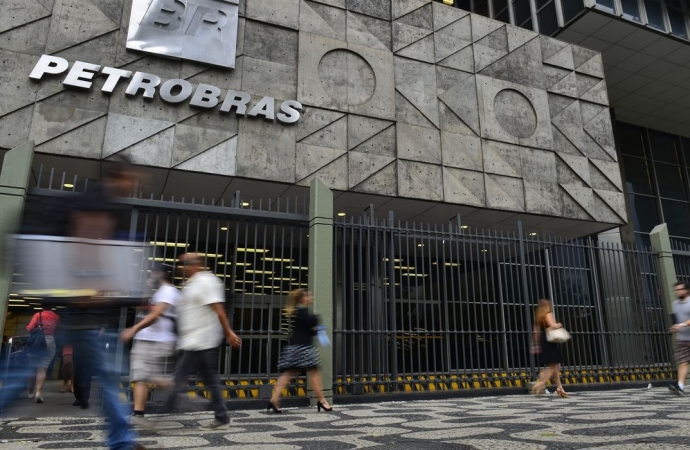 Petrobras anuncia nova alta nos preços da gasolina, diesel e gás