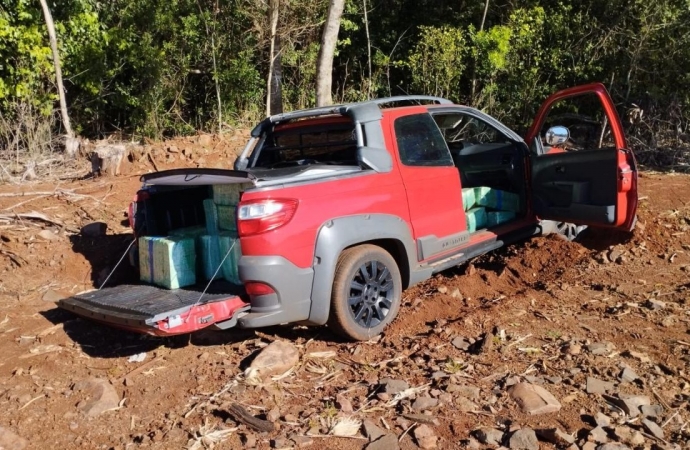 PF apreende 800 kg de droga em Santa Helena após tentativa de fuga