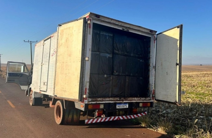 PF apreende caminhão e embarcação carregados com cigarros contrabandeados em São Miguel do Iguaçu