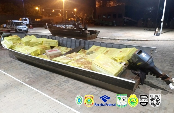 PF, BPFRON e COE apreendem 02 embarcações carregadas com cigarros contrabandeados
