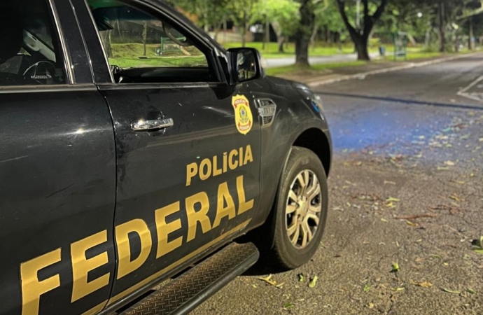 PF cumpre mandando de prisão preventiva de acusado de estupro em Santa Catarina