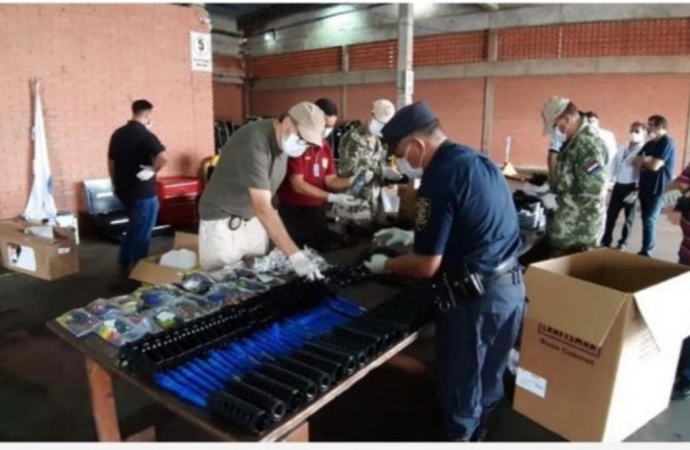 PF cumpre mandado de busca e apreensão em Foz do Iguaçu contra o tráfico internacional de armas