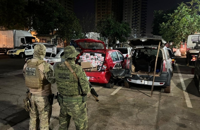 PF e BPFRON apreendem quatro veiculos com milhares de pacotes de cigarros contrabandeados