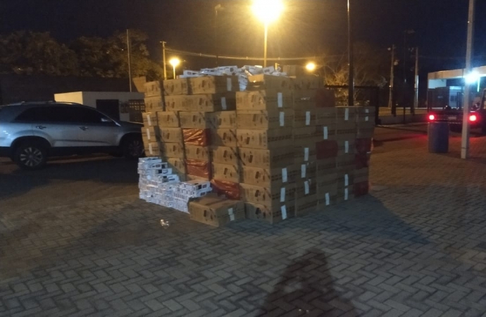 PF e BPFRON apreendem 100 mil carteiras de cigarros paraguaios em depósito clandestino