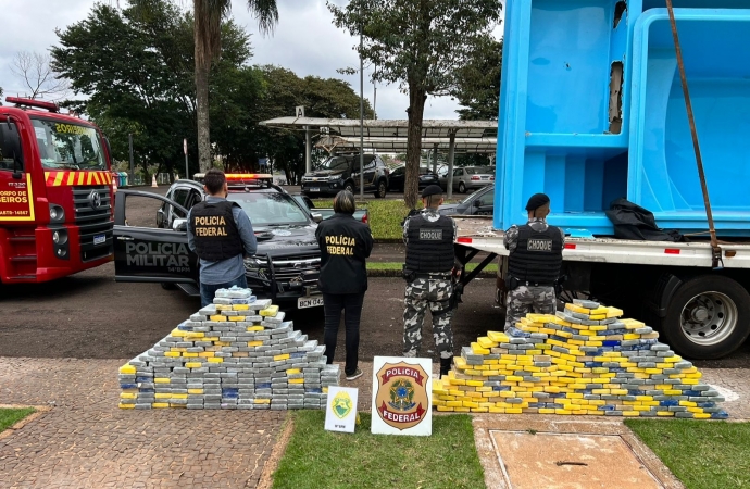 PF e PM apreendem 470Kg de cocaína em fundo falso de piscinas de fibra em Medianeira