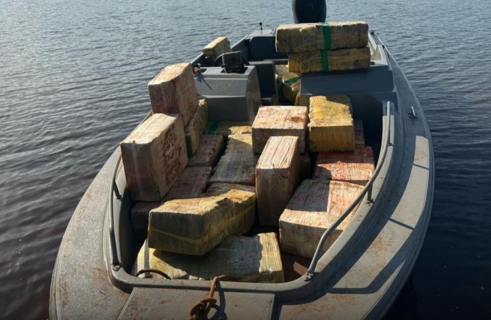 PF e PM apreendem 500 kg de droga na área rural de Santa Helena