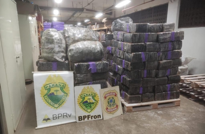 PF e Polícia Militar apreendem carreta com 4 toneladas de maconha na Região Oeste do Paraná