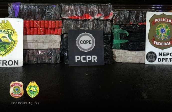 PF e PM apreendem fardos de drogas vindas do Paraguai