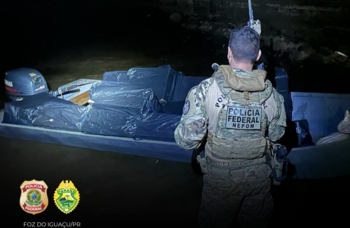 PF e PM/PR apreendem embarcação com cigarros contrabandeados em São Miguel do Iguaçu/PR