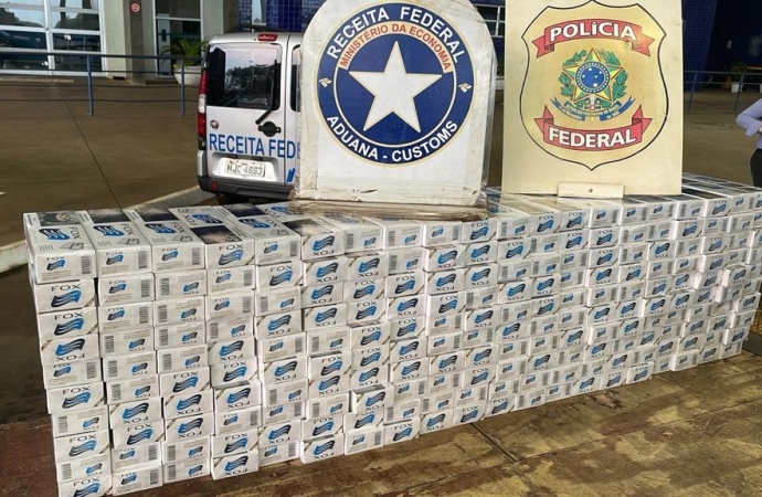 PF e Receita localizam fundo falso em veículos com cigarros contrabandeados