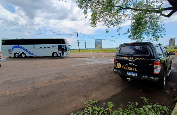 PF e RFB prendem uma pessoa por promover migração ilegal em Foz do Iguaçu