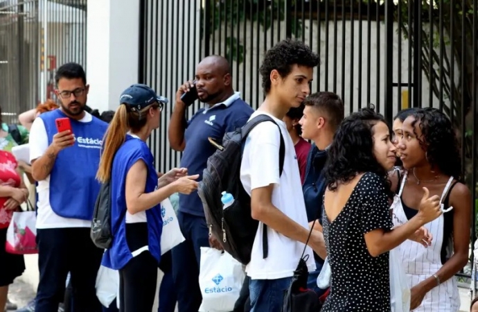 PF identifica suspeitos de vazar provas do primeiro dia do Enem