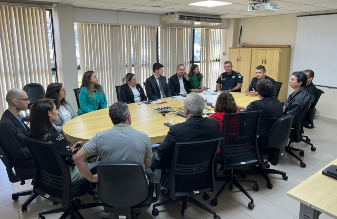 PF promove encontro entre órgãos públicos e sociedade civil organizada para discutir soluções de combate à  exploração infantil em Foz do Iguaçu