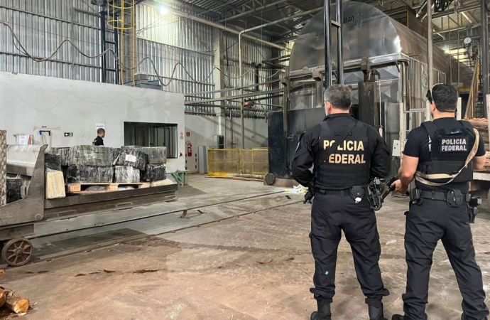 PF realiza operação para incinerar 9 toneladas de entorpecentes