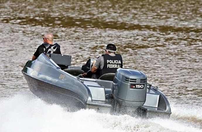 PF resgata pescadores à deriva em Santa Helena no Lago de Itaipu