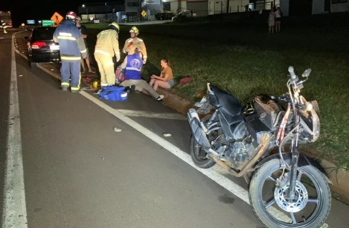 Piloto e garupa ficam feridos em acidente na BR-277 em Cascavel