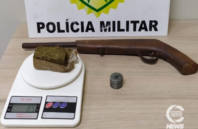 PM de Santa Helena localiza arma e droga ao atender violência doméstica