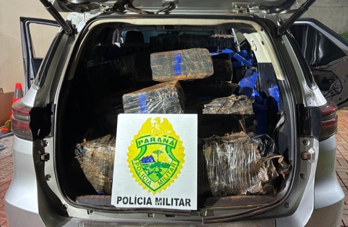 PM de Santa Helena recupera Hilux furtada e carregada com 1.200 quilos de maconha