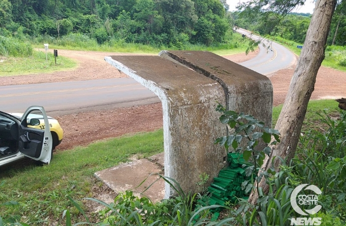 PM localiza droga atrás de ponto de ônibus na Ponte Queimada, entre Santa Helena e Diamante D