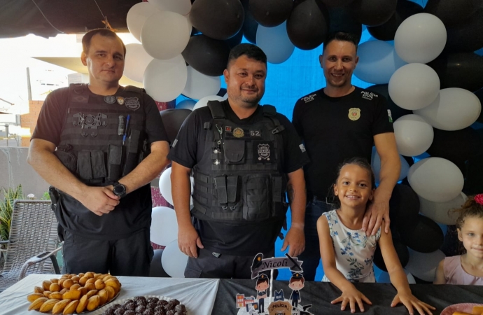 Polícia Civil de Santa Helena realiza surpresa para a aniversariante Nicole