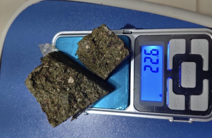 Polícia Civil realiza prisão de indivíduo por desacato, desobediência e posse de drogas em Santa Helena