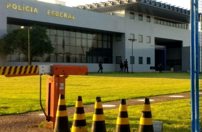 Polícia Federal deflagra operação contra o comércio ilegal de celulares em Foz do Iguaçu
