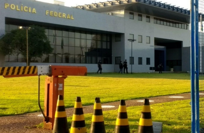 Polícia Federal deflagra Operação Ruta Negra e cumpre mandados na região