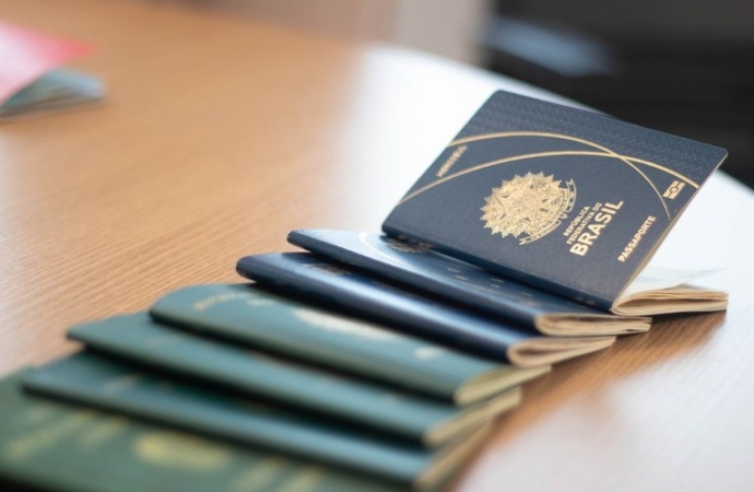 Polícia Federal e Casa da Moeda dão início à emissão do novo passaporte brasileiro