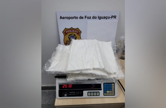 Polícia Federal prende mulher com cocaína no aeroporto de Foz do Iguaçu