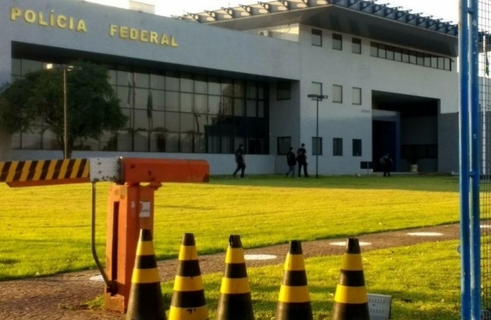 Polícia Federal recebe preso extraditado do Paraguai