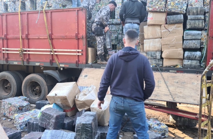 Polícia Militar apreende carreta com mais de duas toneladas de maconha em Foz do Iguaçu