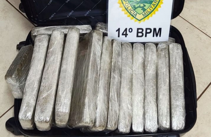 Polícia Militar apreende menor com quase 11Kg de maconha em ônibus