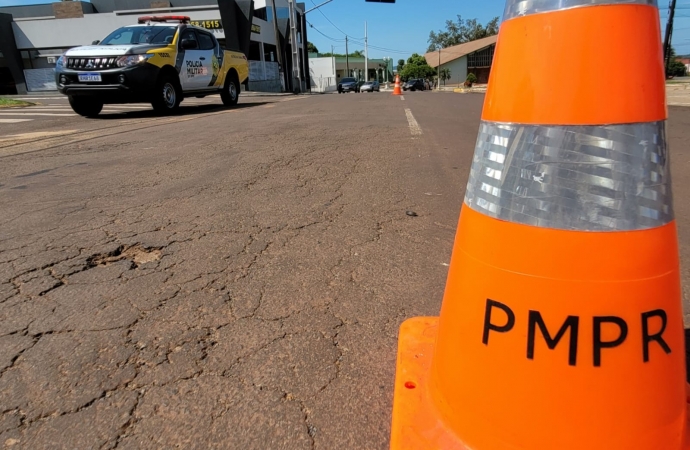 Polícia Militar de Santa Helena notifica 14 veículos em operação de trânsito