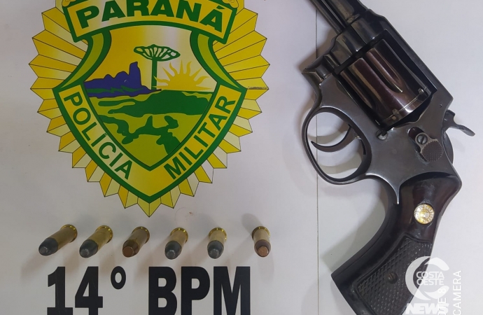 Polícia Militar encontra arma de fogo em veículo apreendido em Medianeira