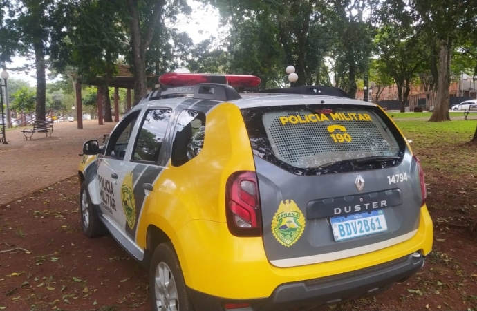 Polícia Militar prende homem com mandado de prisão em aberto na praça central de São Miguel do Iguaçu