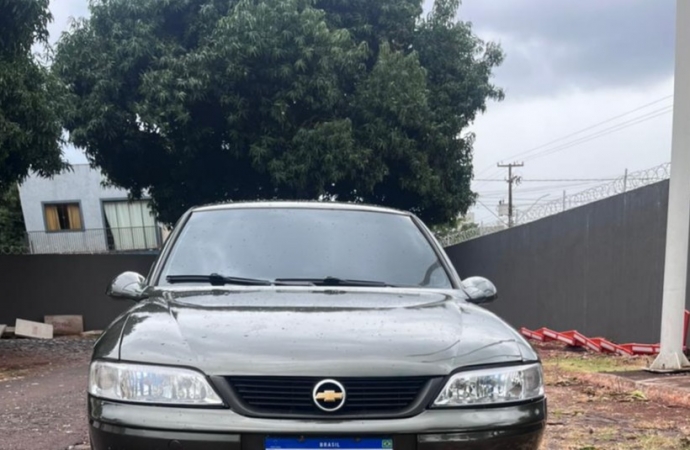 Polícia persegue e apreende trio com mandados em aberto após fuga pela BR-277