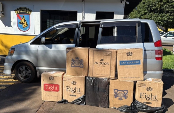 Polícia Rodoviária apreende van com cigarros contrabandeados em Vera Cruz do Oeste