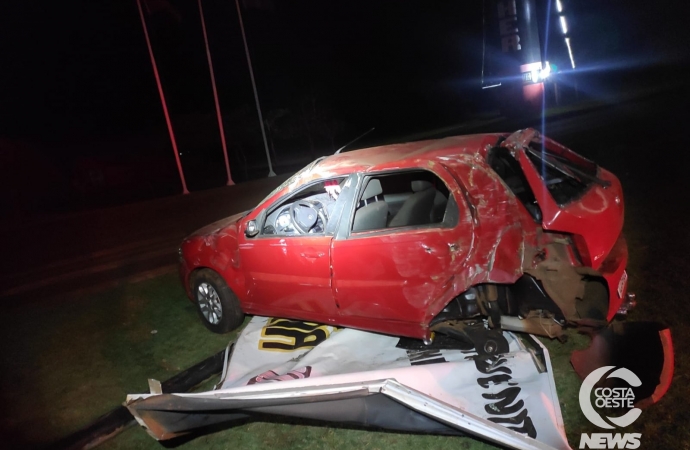 Polícia Rodoviária atende capotamento próximo a fábrica de biscoito em Santa Helena