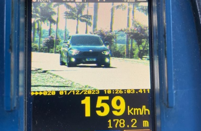 Polícia Rodoviária de Santa Helena autua motoristas em excesso de velocidade na PR-488