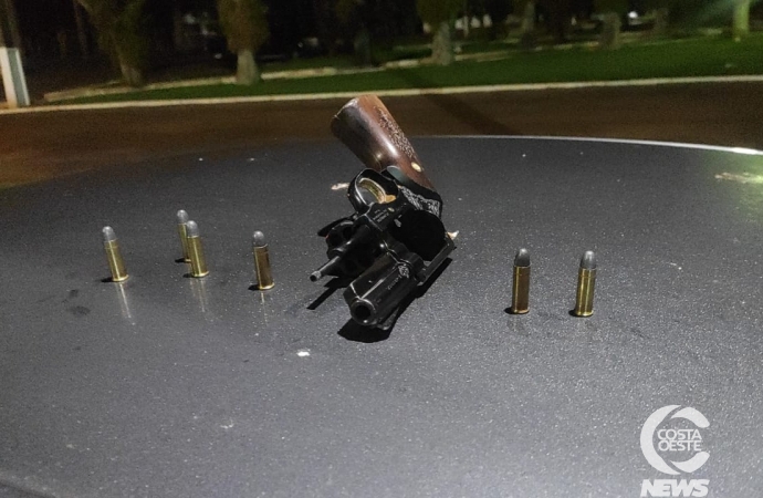 Polícia Rodoviária de Santa Helena prende homem portando revólver em boate