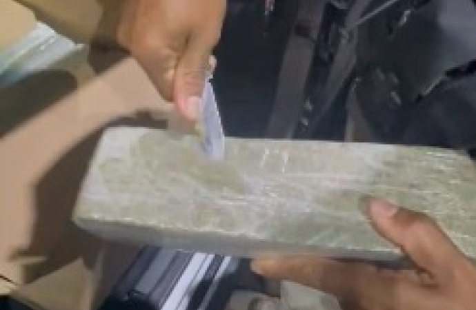 Polícia Rodoviária Federal apreende quase duzentos kg de maconha em São Miguel do Iguaçu