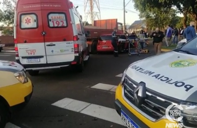 Policial militar fica ferida em acidente no centro de Santa Helena