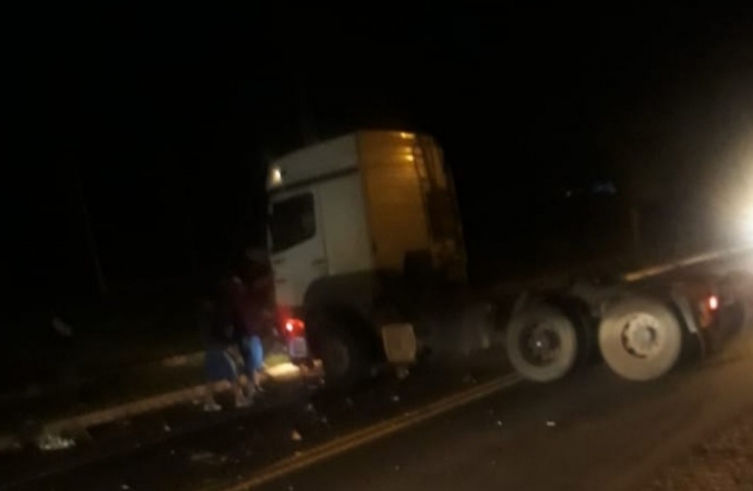 PRE registra acidente envolvendo caminhões na PR 495 em Santa Helena